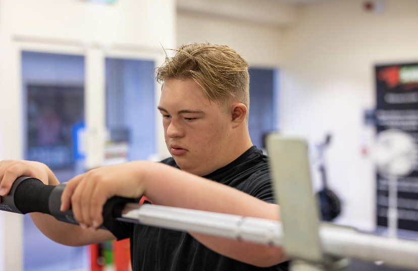 WELSH TEEN WITH DOWN’S SYNDROME BACK TO POWERLIFTING AFTER TOUGH LOCKDOWN